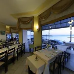 Hotel Pasifik 2*